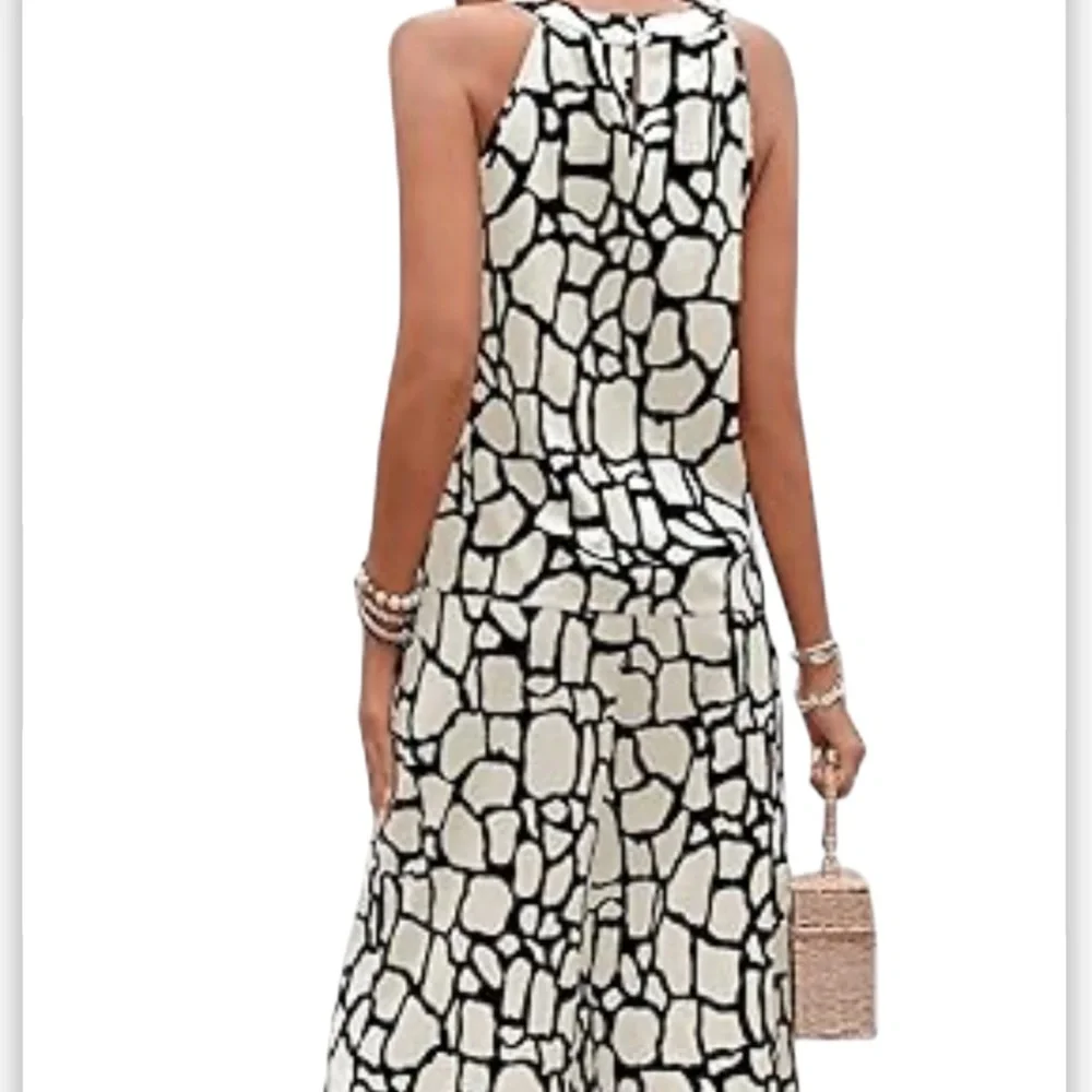 Women pants suits Allover print halter elegant Set.Sleeveless size Medium.